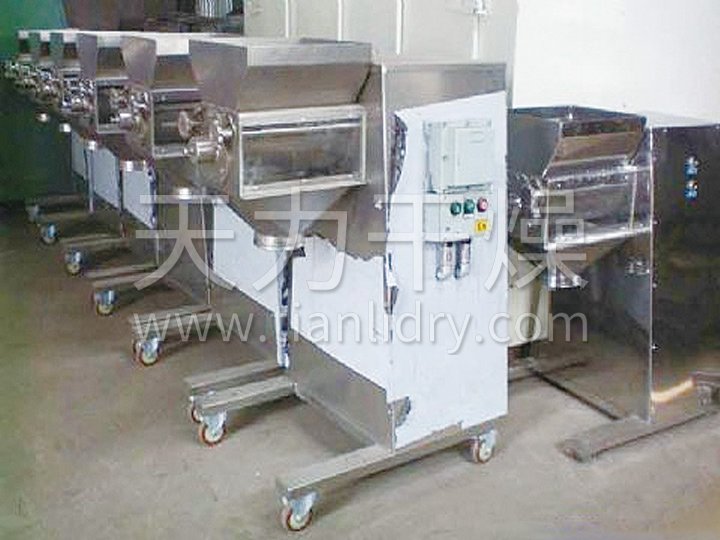 YK系列摇摆式颗粒机